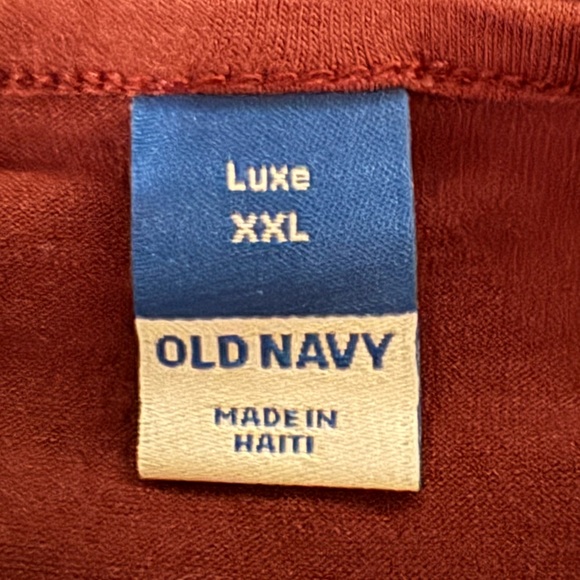 🎀 Womens Old Navy Luxe V-Neck Short Sleeve Burgundy T-Shirt - Picture 3 of 6